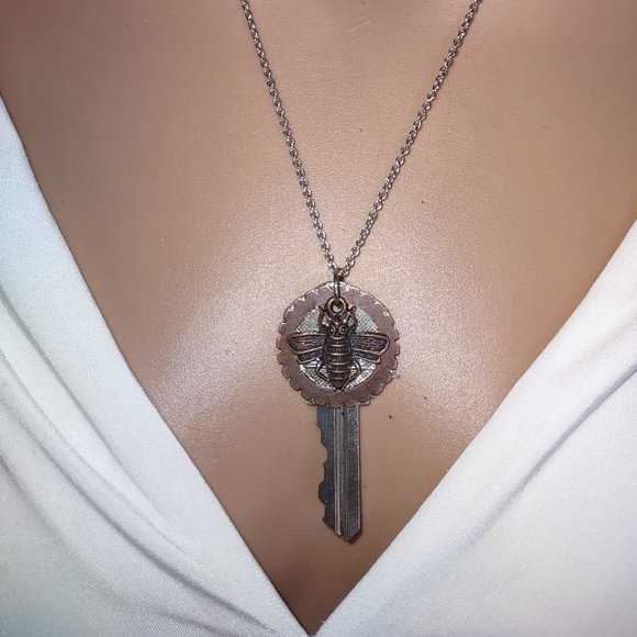 Rag Frog Revival Up-cycled key necklace with bumblebee and gears 20" - Picture 3 of 4